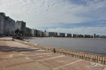 A orla do Rio da Prata em Pocitos, em Montevideo, no Uruguai